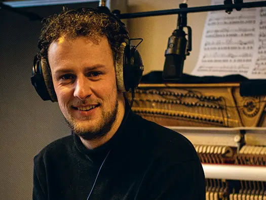 Muzikant Michiel Wetzer stond jaren op het toneel naast cabaretier Elke Vierveijzer
