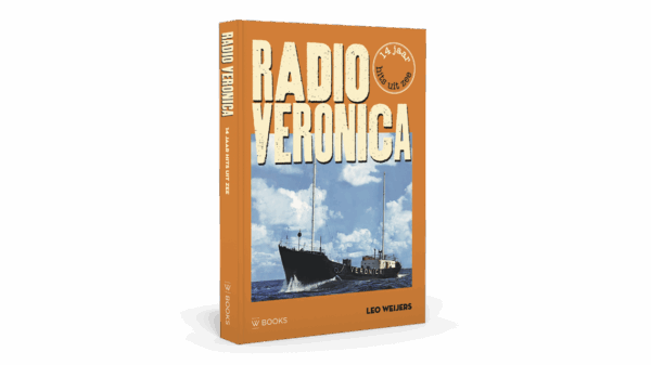 Het boek ‘Radio Veronica - 14 jaar hits uit zee’ t.w.v. € 29,95.