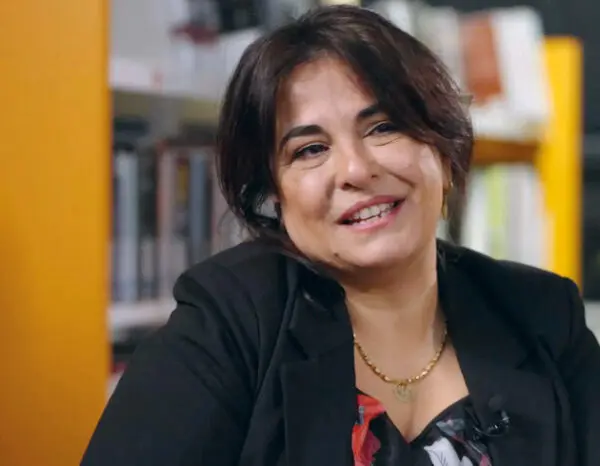 Wat is geluk? Inwoners van Zuid-Holland bespreken dit grote thema. Jose Lancee en Vida Niazian delen hun bijzondere visies op geluk, tevredenheid en veiligheid.