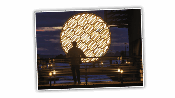 Het Amsterdam Light Festival (27 nov - 18 jan) staat in het teken van de toekomst. Boek uw rondvaart om de lichtkunstwerken vanaf het water te zien met 25% korting!