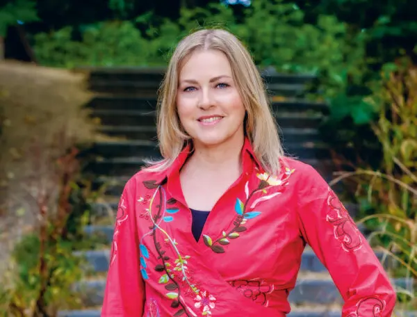 Beleef legendarische muziek-tv opnieuw met Simone Walraven in 'De Avondstart'. Luister elke werkdag op NPO Radio 5 naar unieke archieven en de 'Avondster' van de week, van soul tot pop.