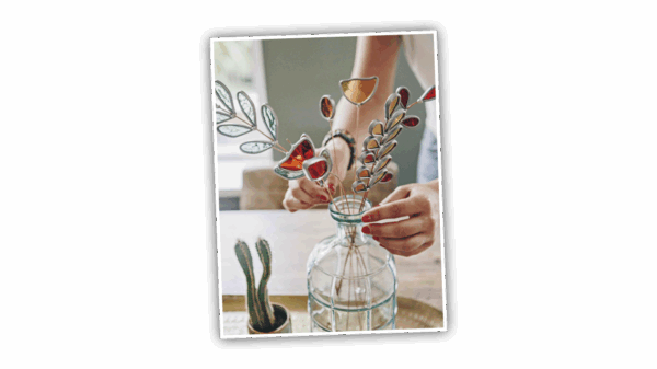 Het boeket glas-in-loodbloemen