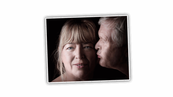 Fotograaf Peter Bottema maakt in zijn studio in Cuijk pure, persoonlijke portretten met kenmerkend licht- en schaduwgebruik.