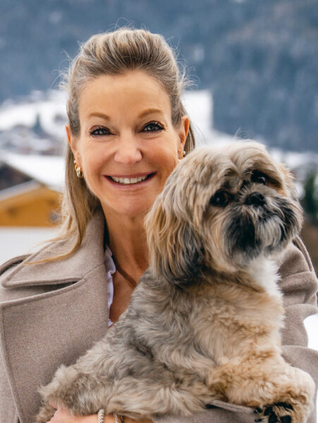 Caroline Ligthart met hond